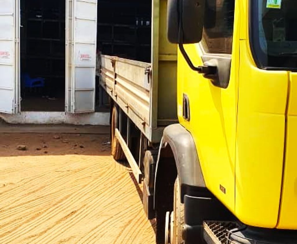 Adom Steel déchargement fer lisse